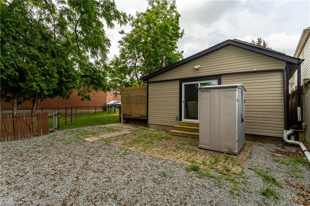 15 Adelaide Street Property Photo 20