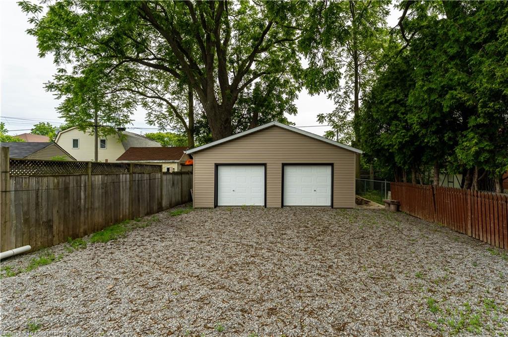 15 Adelaide Street Property Photo 22