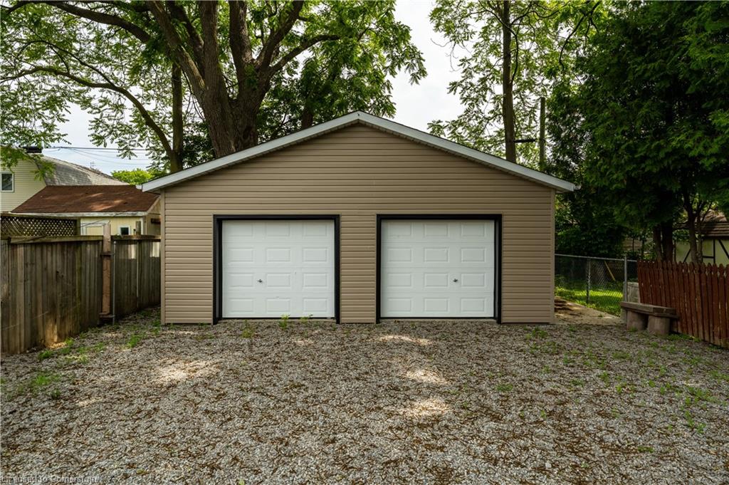 15 Adelaide Street Property Photo 24