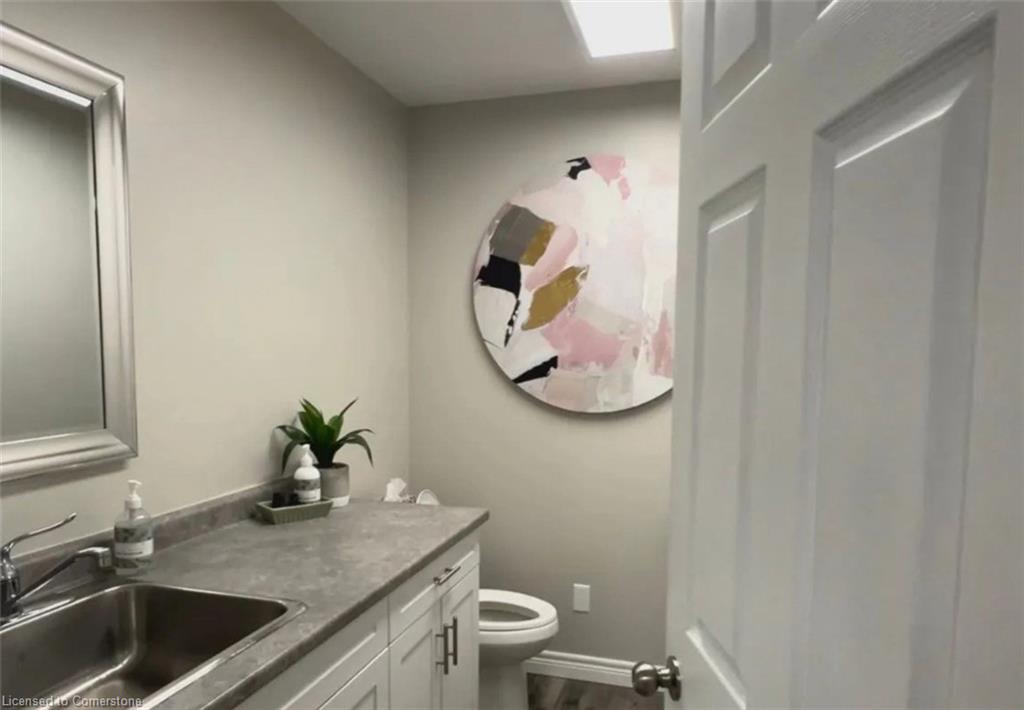 770 Glengarry Crescent Property Photo 9