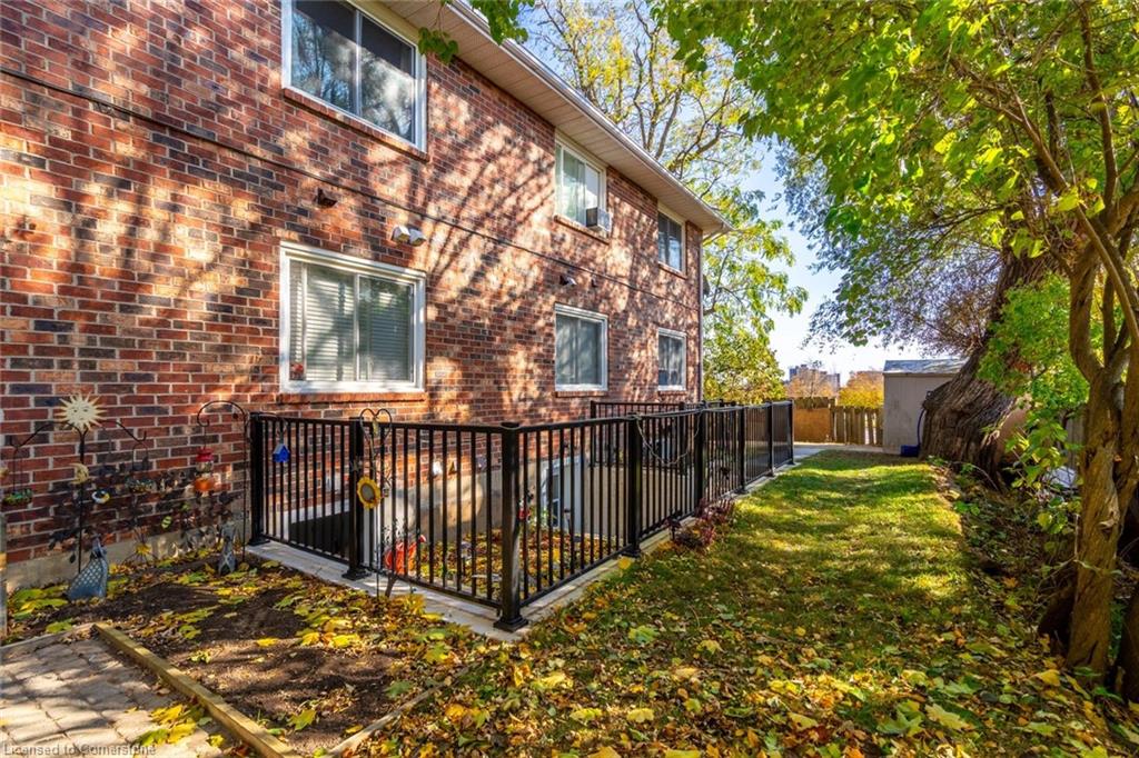 81 Hamilton Street N Property Photo 4