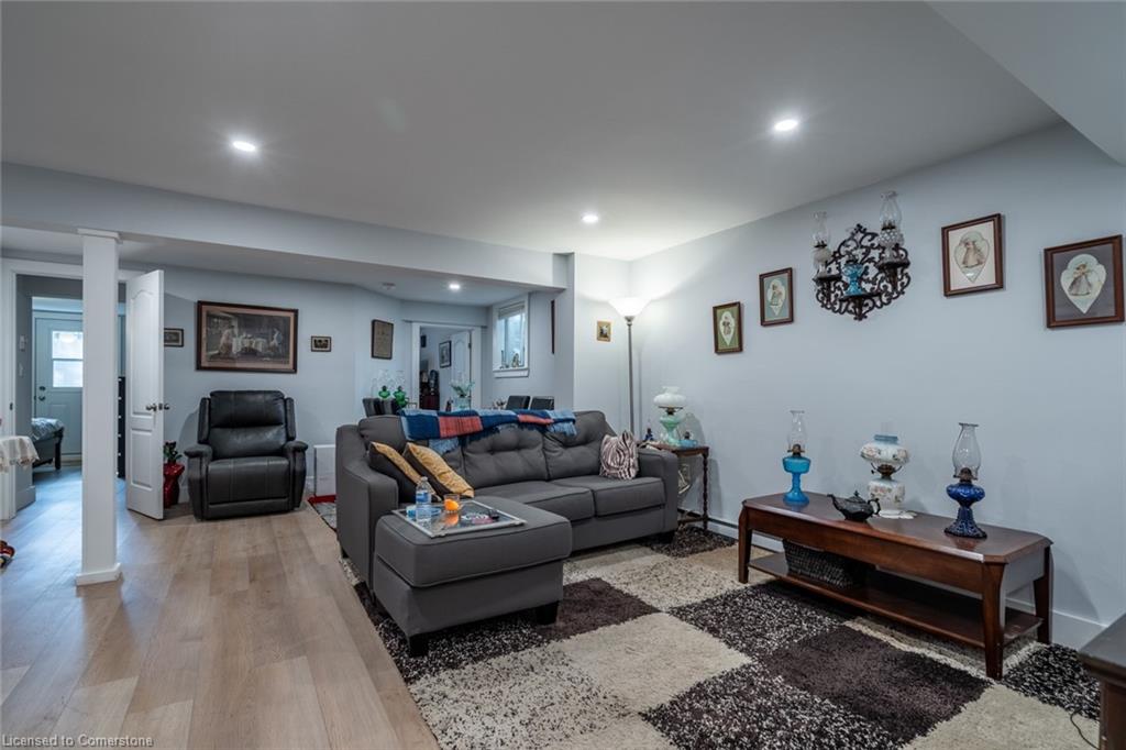81 Hamilton Street N Property Photo 12
