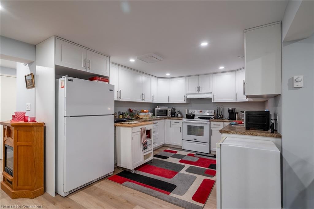 81 Hamilton Street N Property Photo 14