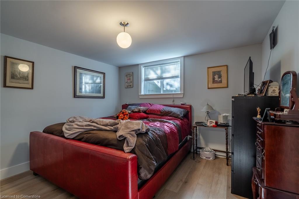 81 Hamilton Street N Property Photo 17