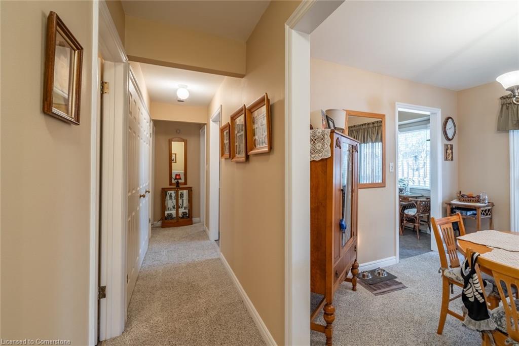 81 Hamilton Street N Property Photo 29