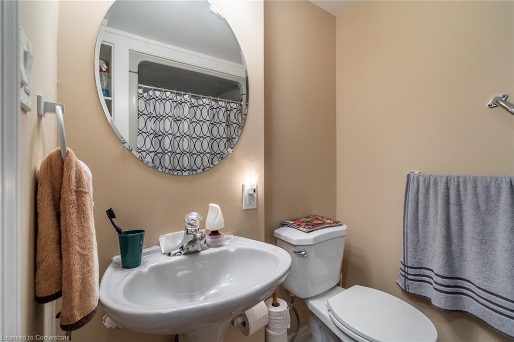 81 Hamilton Street N Property Photo 34