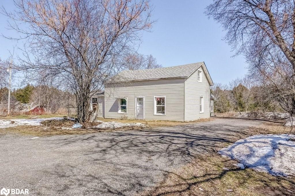 606 Catering Road Property Photo
