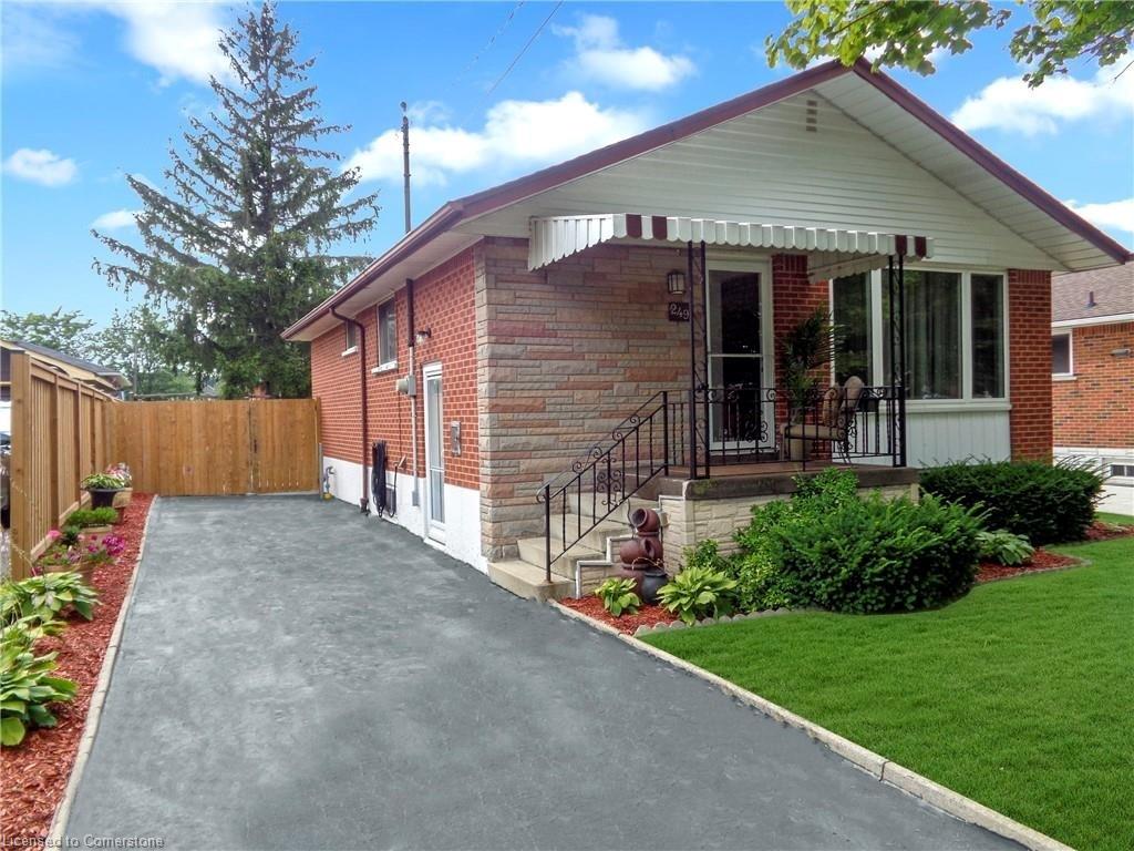 249 Fernwood Crescent Property Photo
