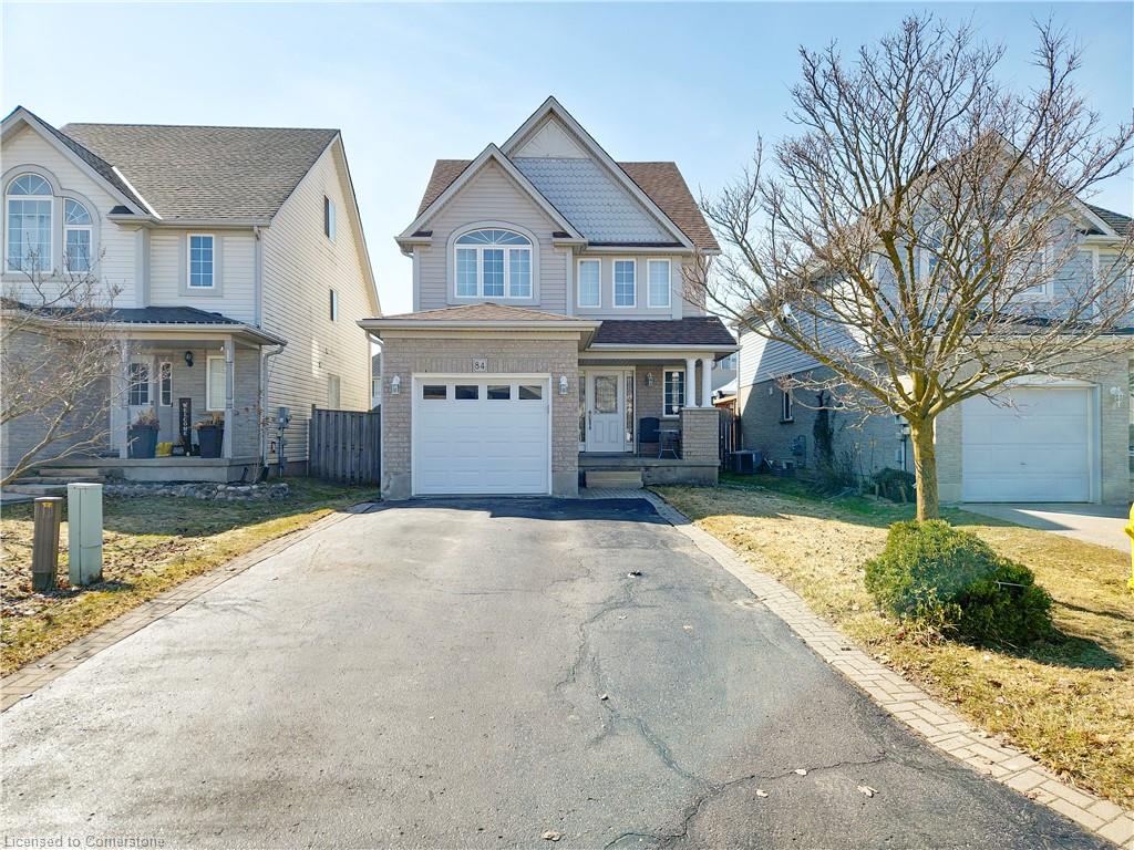 84 Foot Crescent Property Photo 2