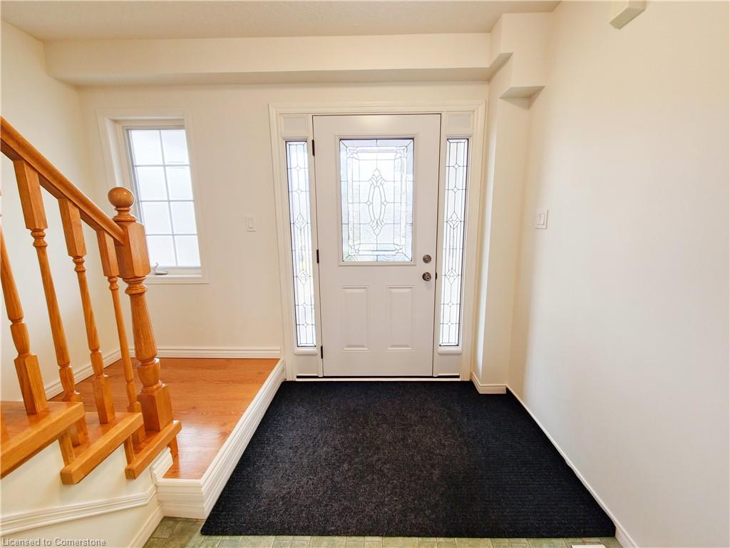 84 Foot Crescent Property Photo 4