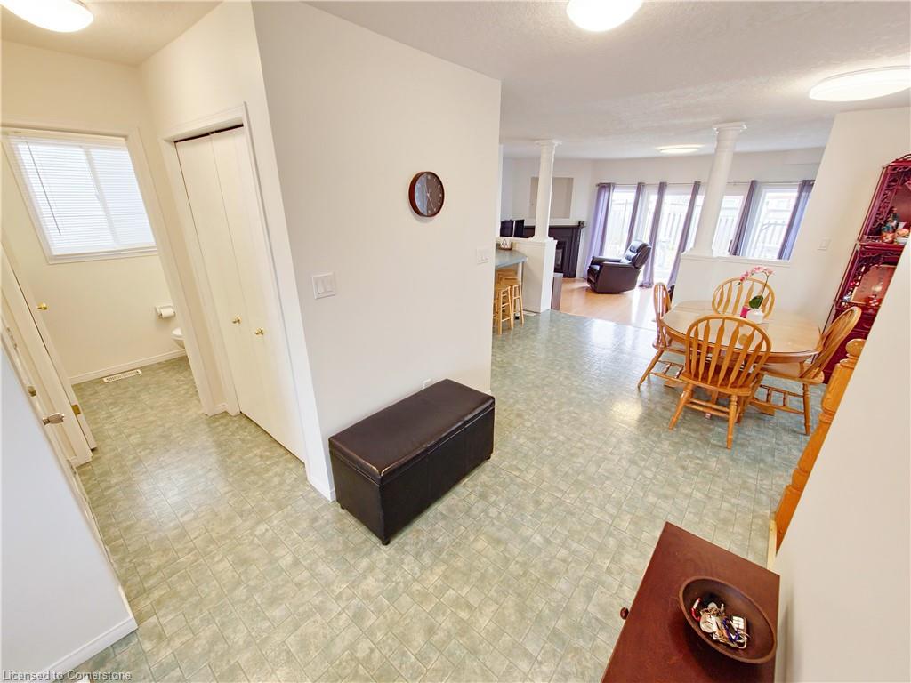 84 Foot Crescent Property Photo 6