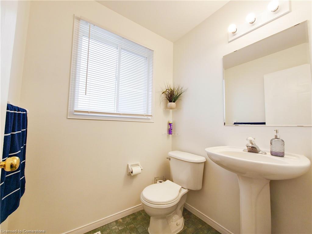 84 Foot Crescent Property Photo 17