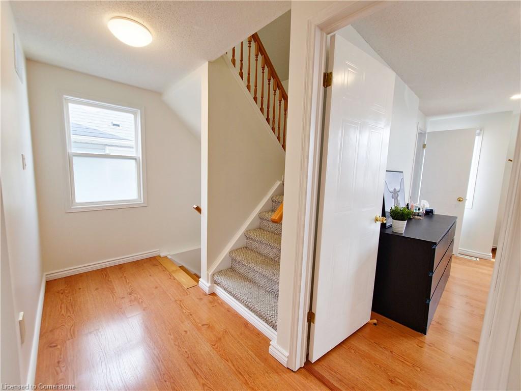 84 Foot Crescent Property Photo 29