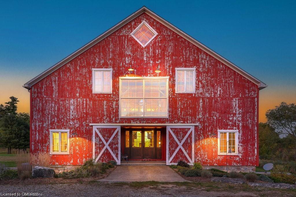 6583 Twiss Road Property Photo 4
