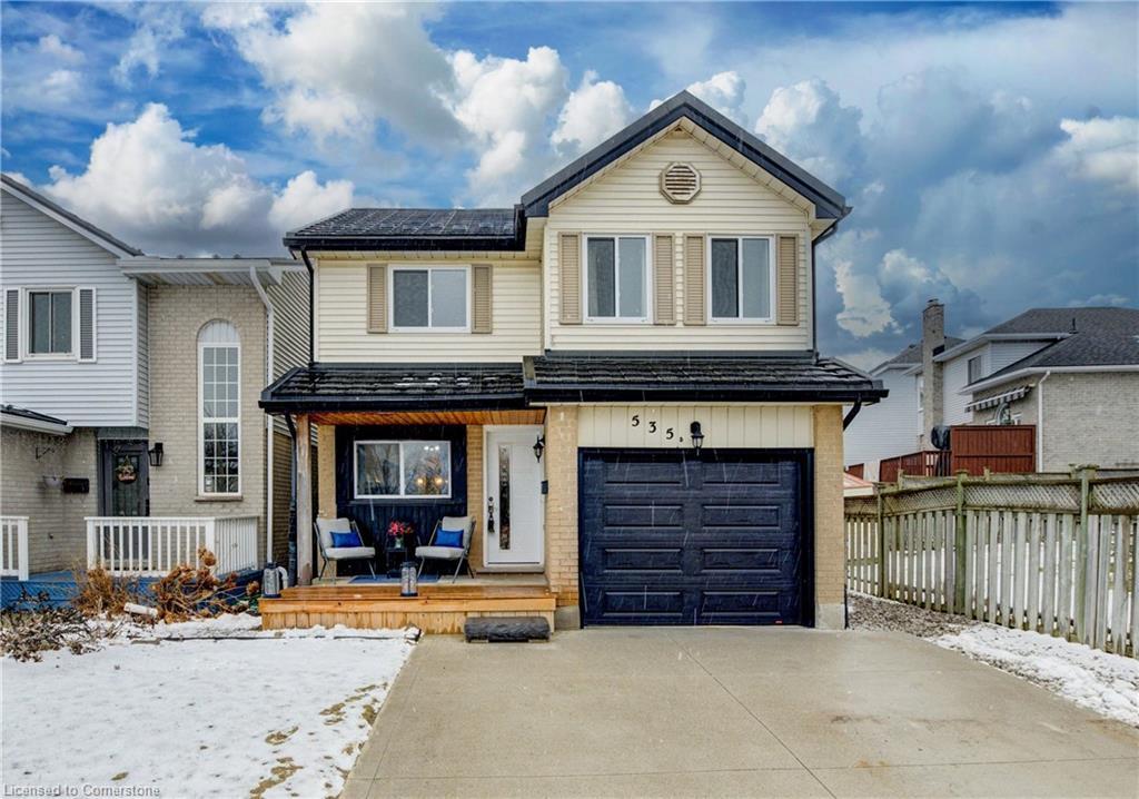 535b Rosemeadow Crescent Property Photo