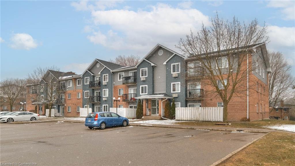 305-271 Eiwo Court Property Photo