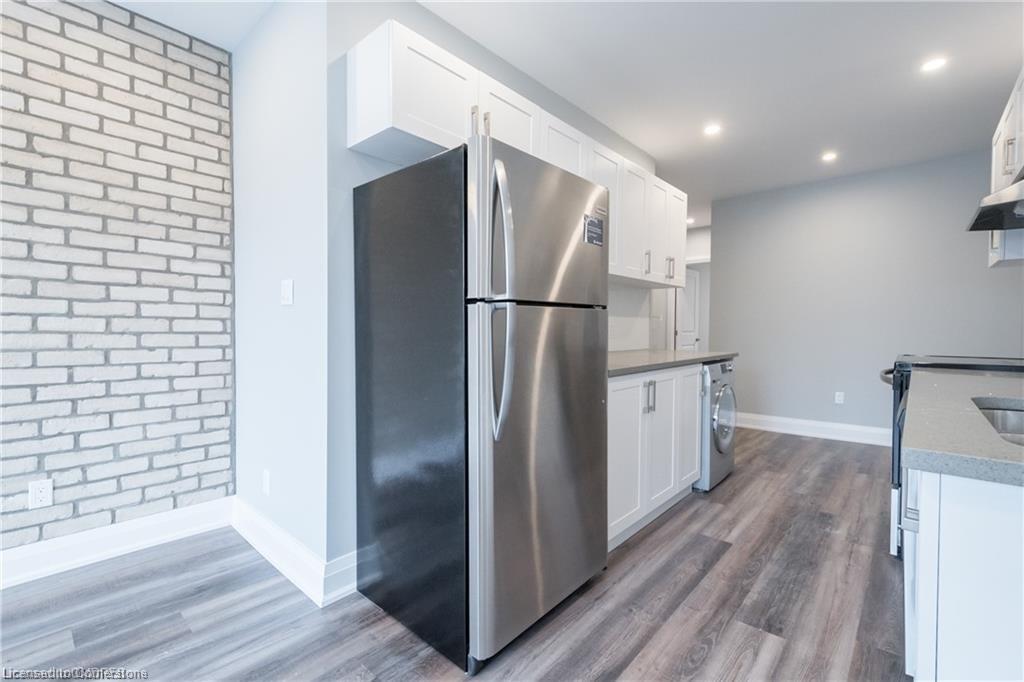 303 Barton Street E Property Photo