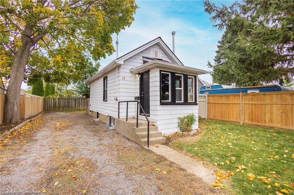 11 Perry Street Property Photo 4