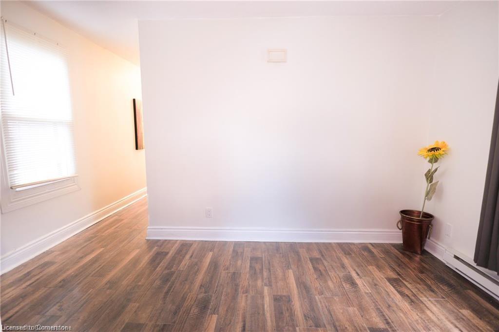 11 Perry Street Property Photo 14