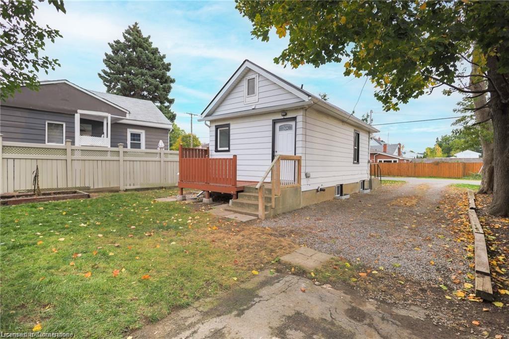 11 Perry Street Property Photo 30
