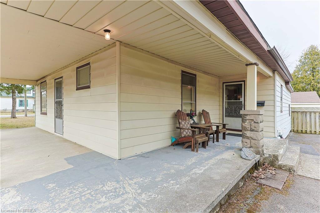 25 Dufferin Street Property Photo 3