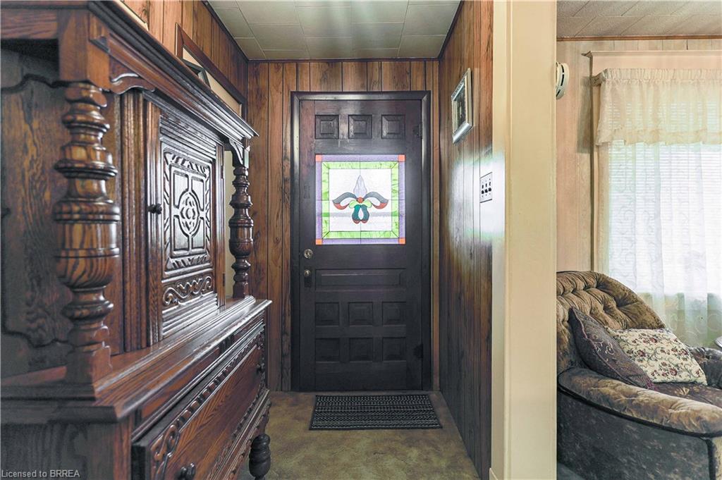 25 Dufferin Street Property Photo 4