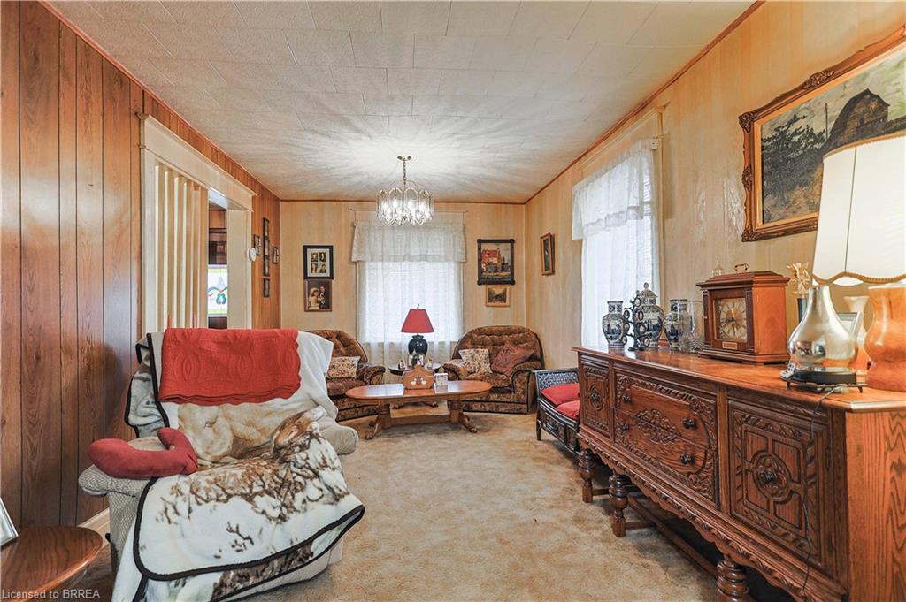 25 Dufferin Street Property Photo 5