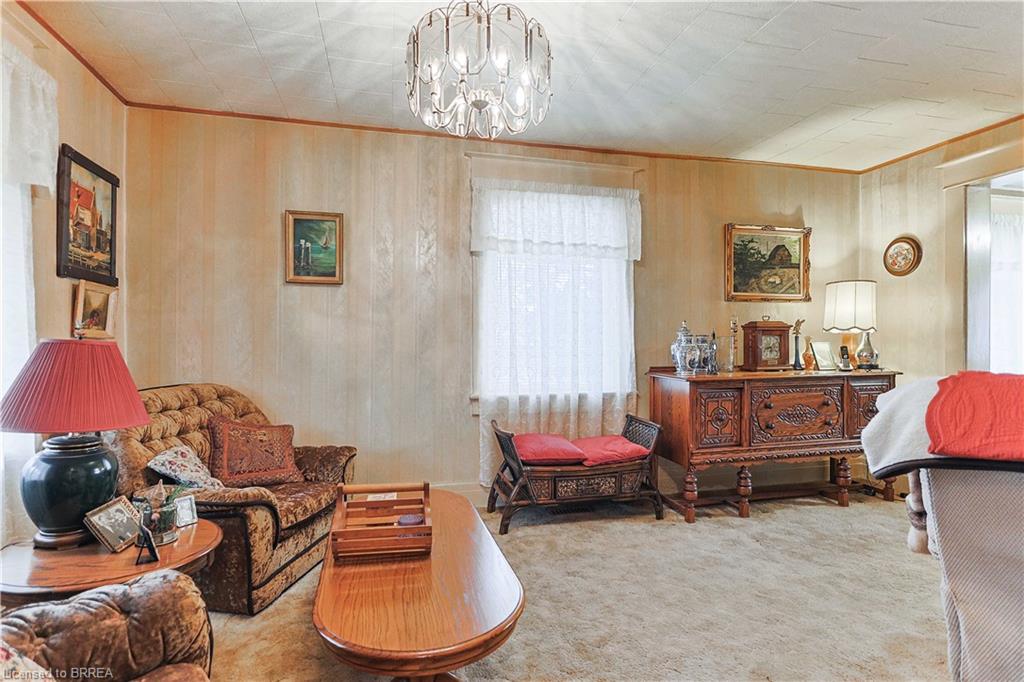 25 Dufferin Street Property Photo 6