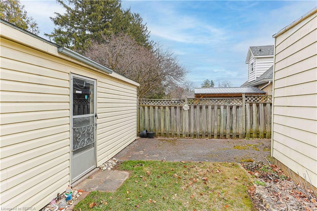 25 Dufferin Street Property Photo 22