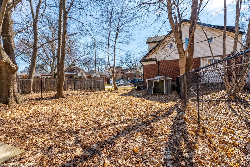 1161 King Street W Property Photo 37