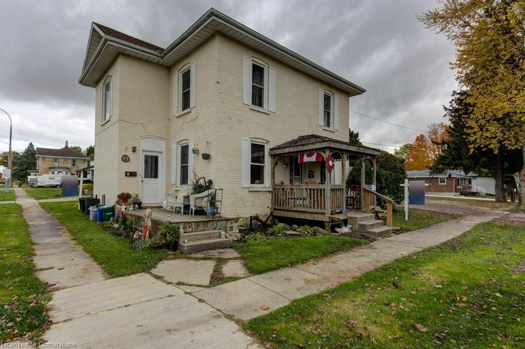 410 Queen Street S Property Photo 2