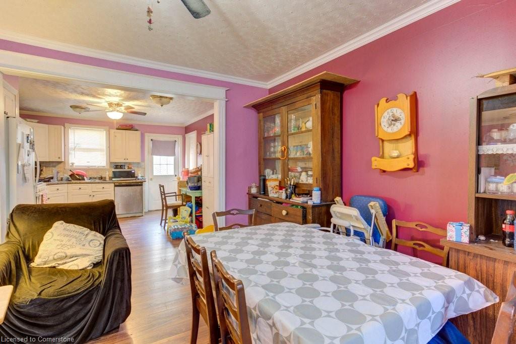 410 Queen Street S Property Photo 7