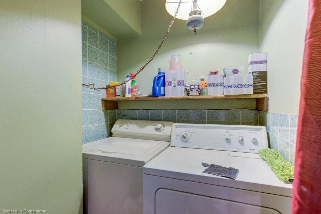 410 Queen Street S Property Photo 12