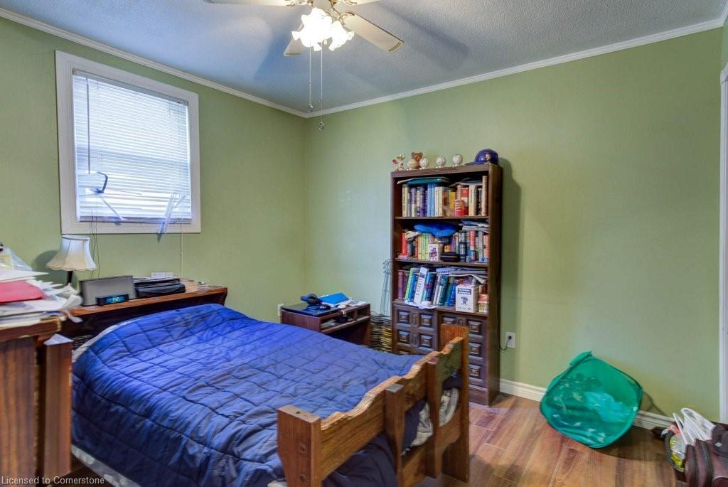 410 Queen Street S Property Photo 15