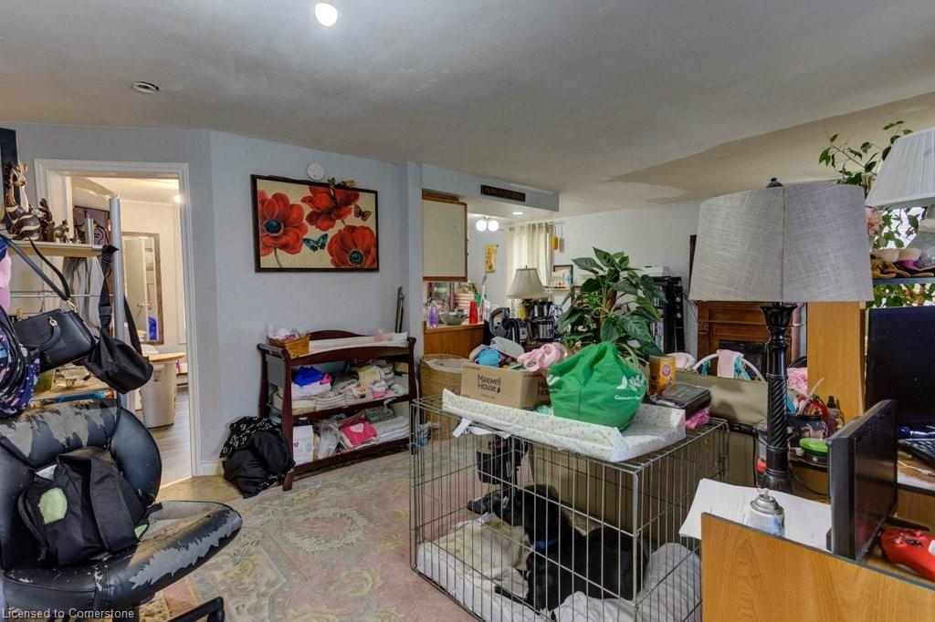 410 Queen Street S Property Photo 19