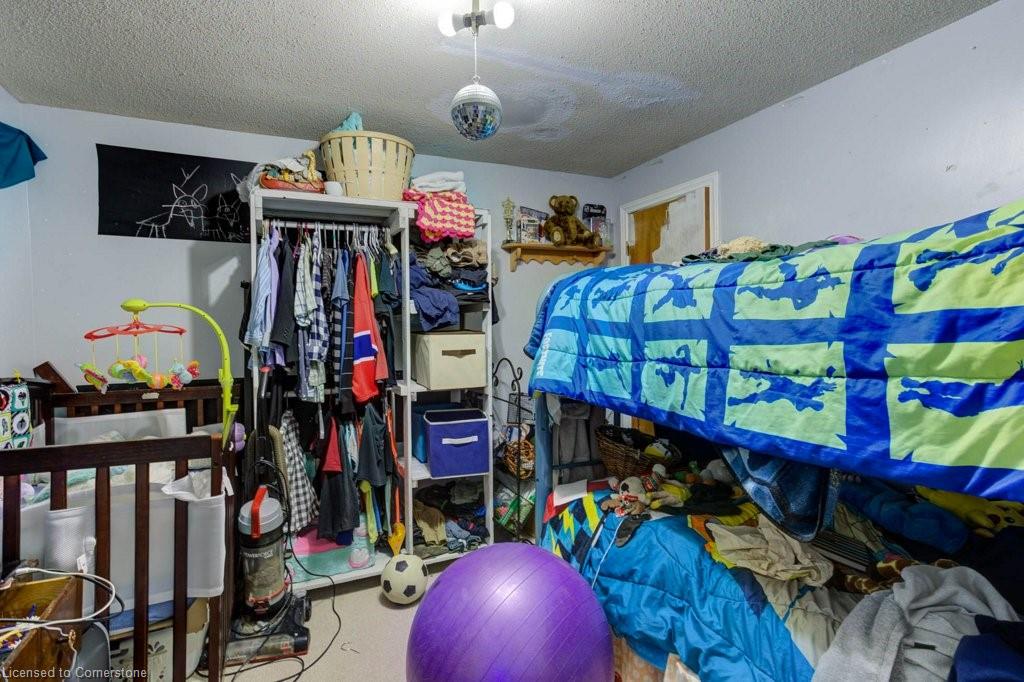 410 Queen Street S Property Photo 21