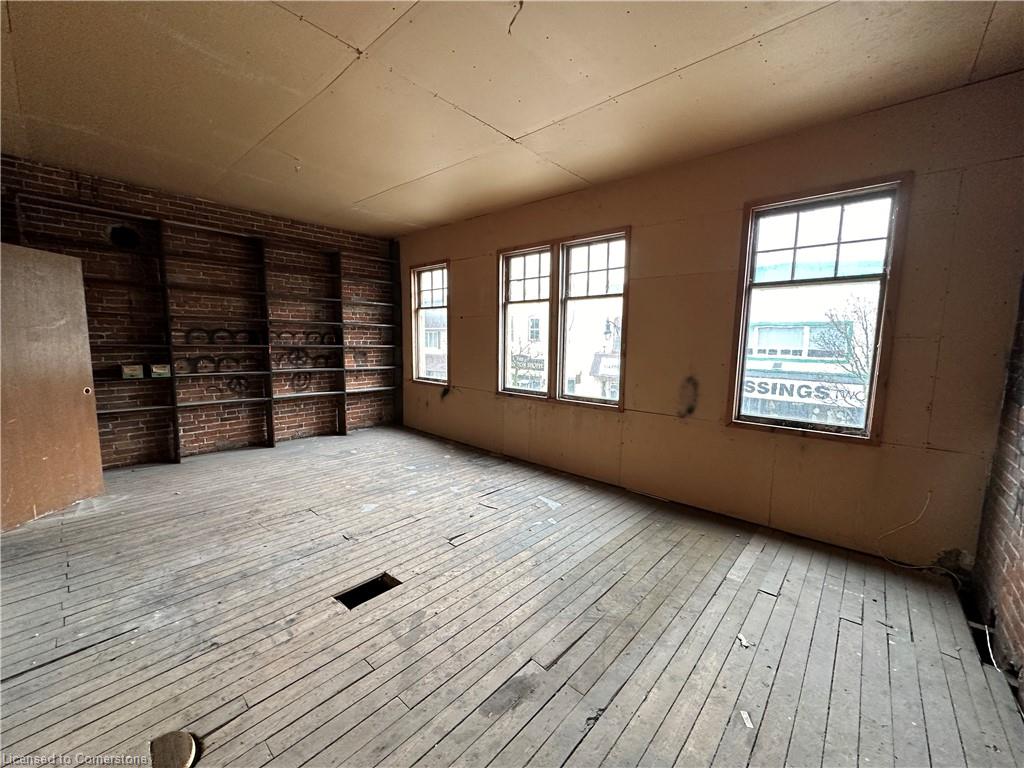 218 Main Street W Property Photo 17