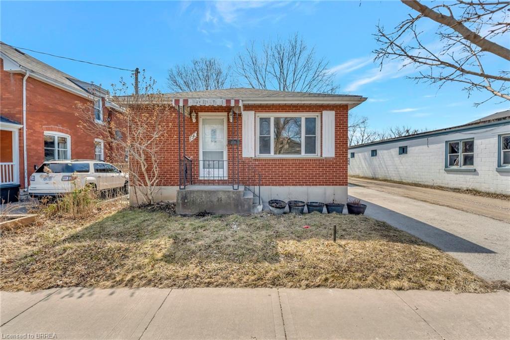 190 Grand River Avenue Property Photo