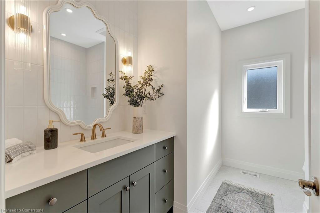605 St. Andrew Street Property Photo 18