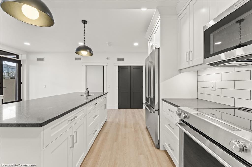 104-247 Brock Street Property Photo 3