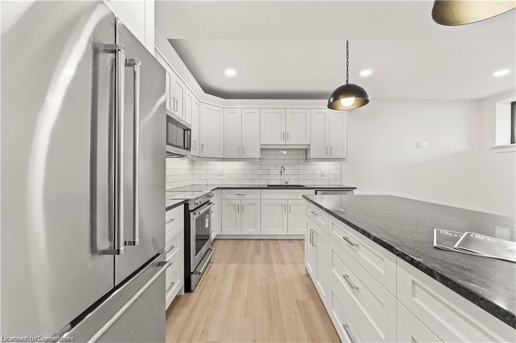 104-247 Brock Street Property Photo 7