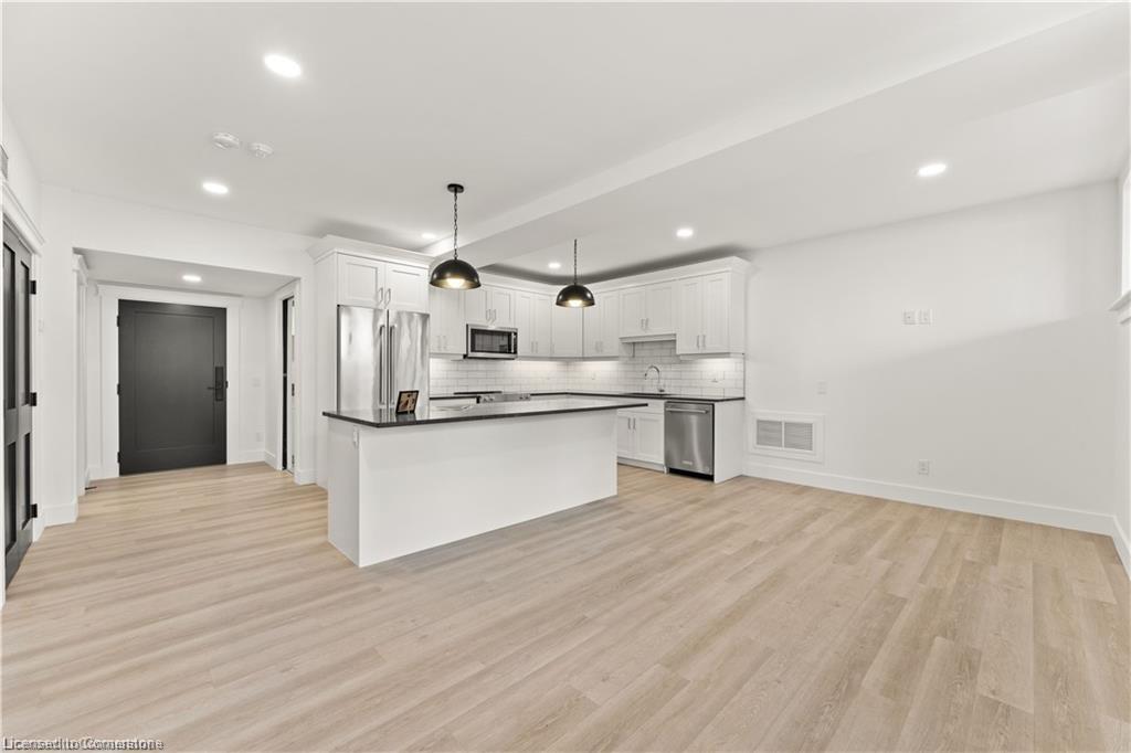 104-247 Brock Street Property Photo 11