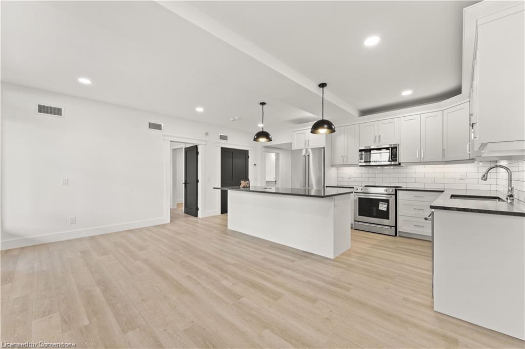 104-247 Brock Street Property Photo 12