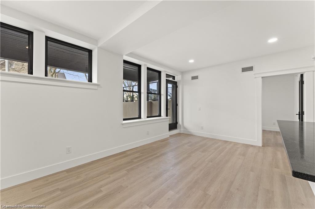 104-247 Brock Street Property Photo 15