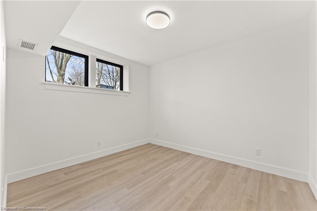 104-247 Brock Street Property Photo 17