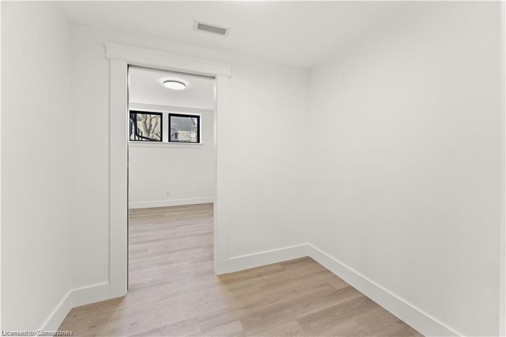 104-247 Brock Street Property Photo 20