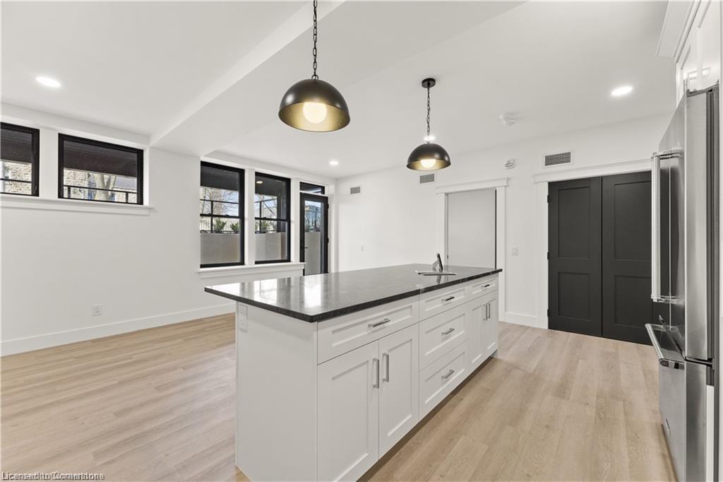 104-247 Brock Street Property Photo 25