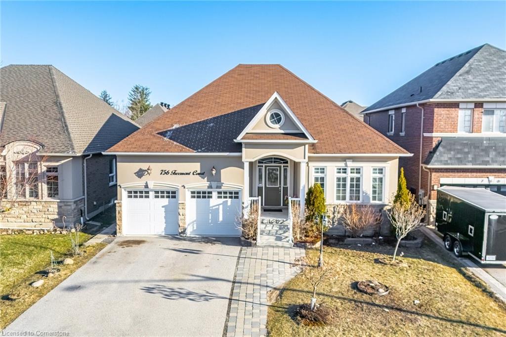 Simcoe Shores Secondary School Real Estate Listings Main Image