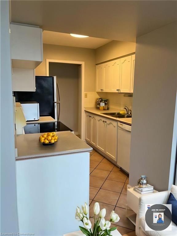 306-200 Limeridge Road W Property Photo 4