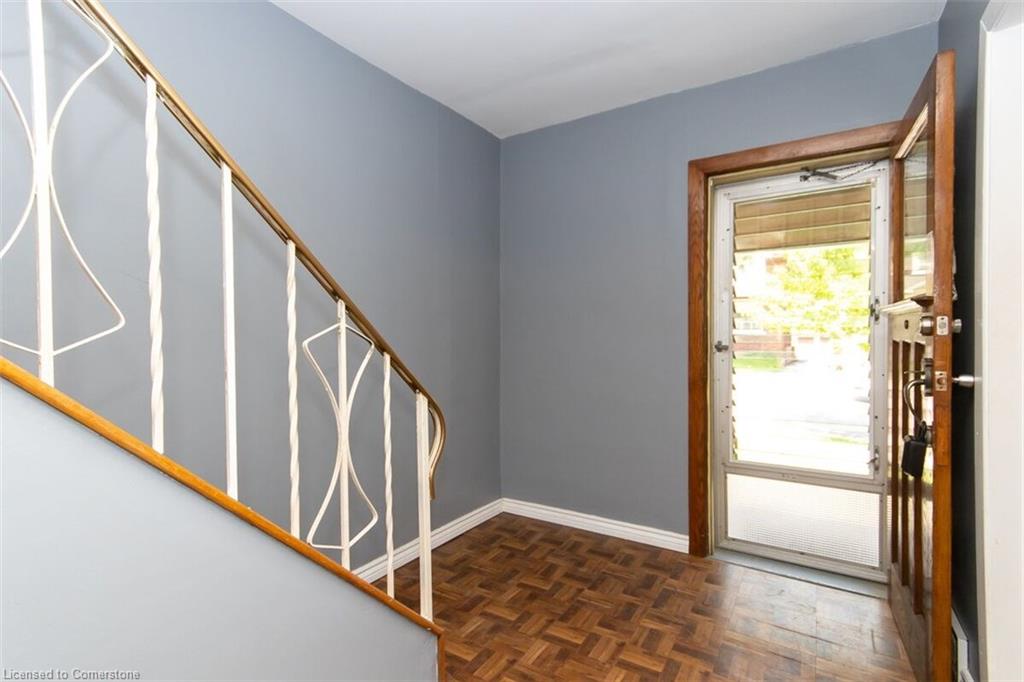 269 Edgemont Street S Property Photo 4